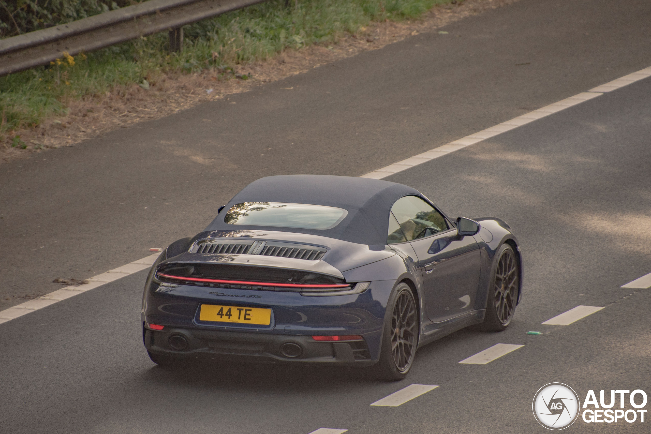 Porsche 992 Carrera 4 GTS Cabriolet