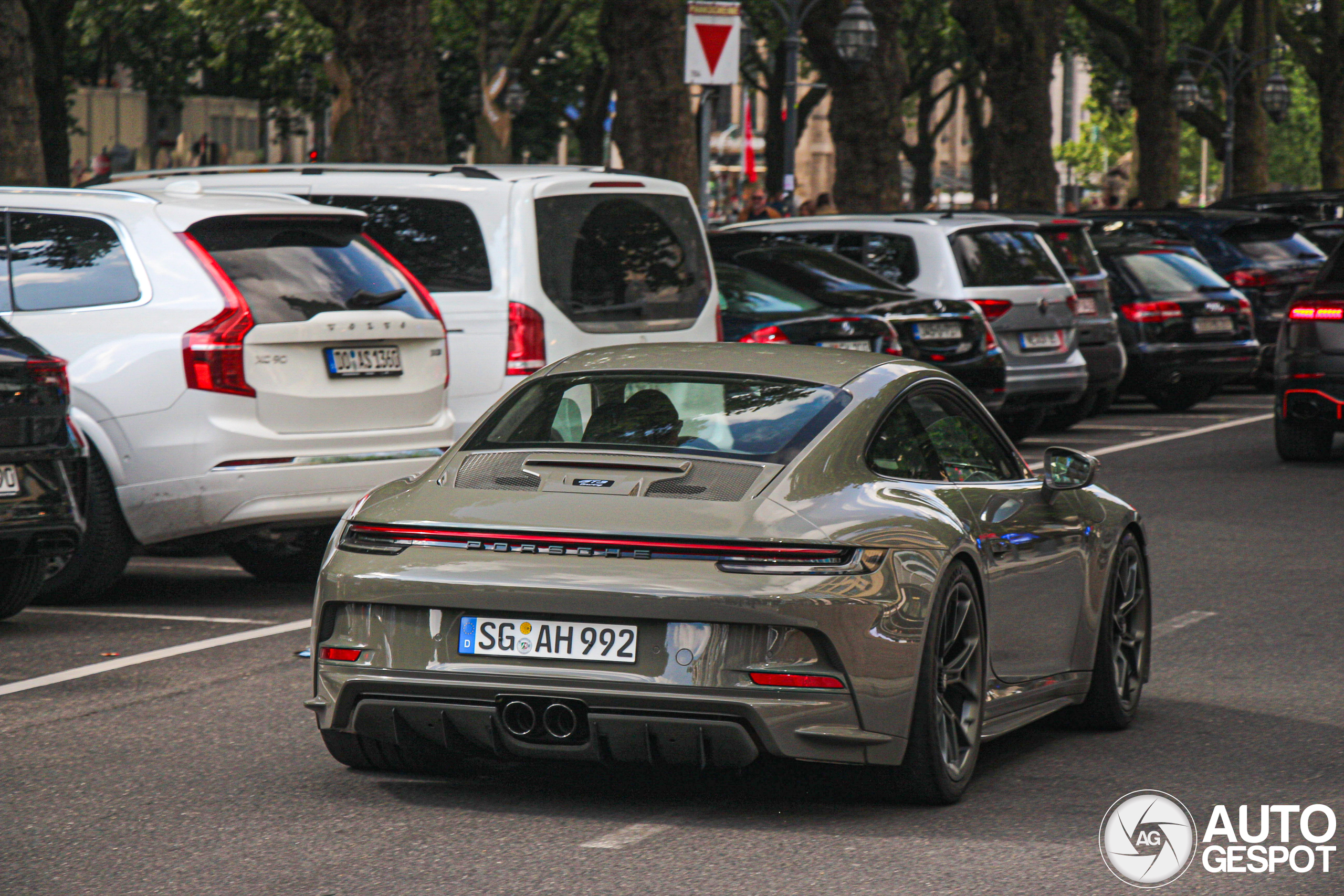 Porsche 992 GT3 Touring