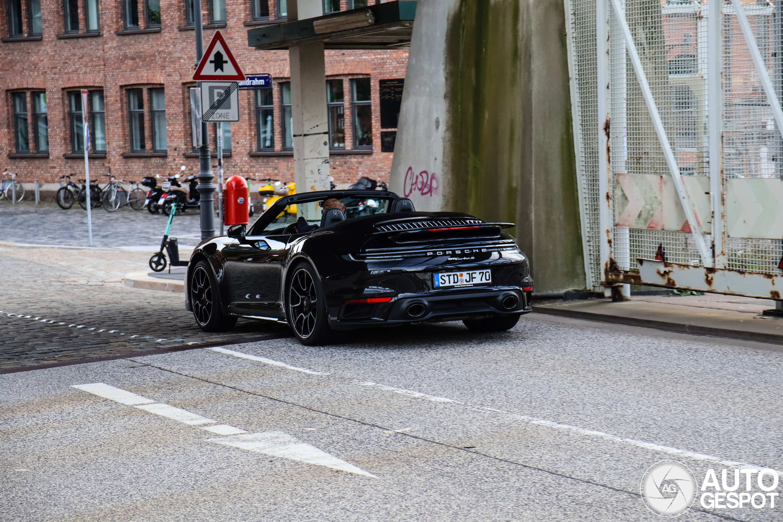 Porsche 992 Turbo S Cabriolet