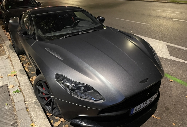 Aston Martin DB11 V8