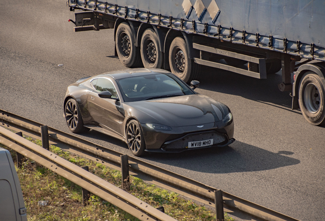 Aston Martin V8 Vantage 2018