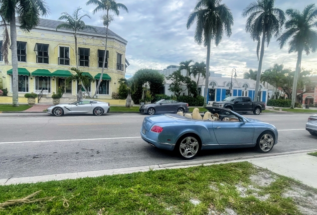 Bentley Continental GTC 2012