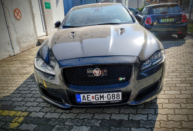 Jaguar XJR575