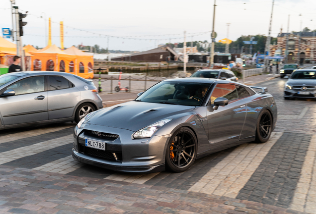 Nissan GT-R