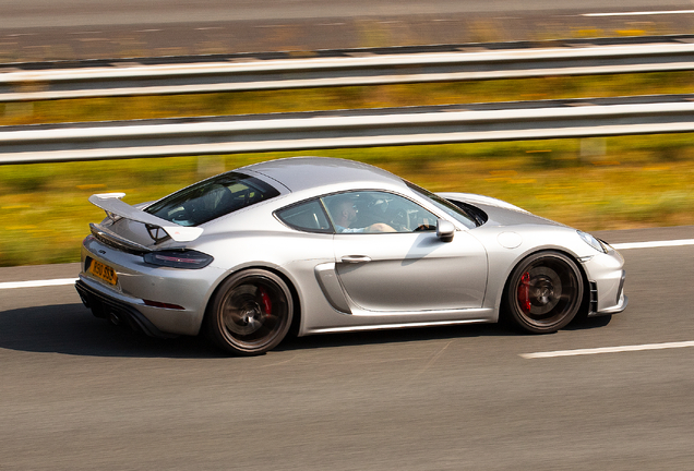 Porsche 718 Cayman GT4