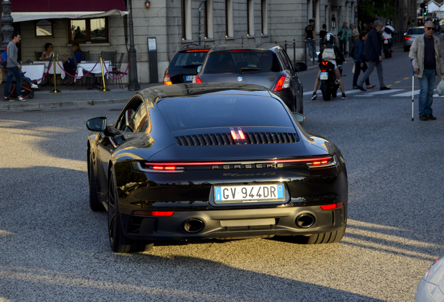 Porsche 992 Carrera 4 GTS