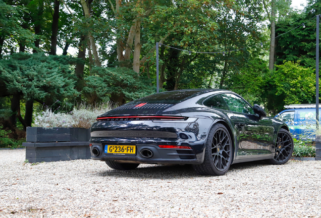 Porsche 992 Carrera 4S