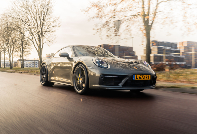 Porsche 992 Carrera 4S