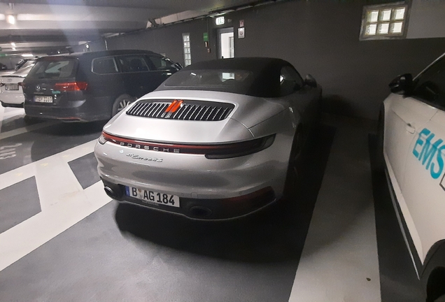 Porsche 992 Carrera 4S Cabriolet