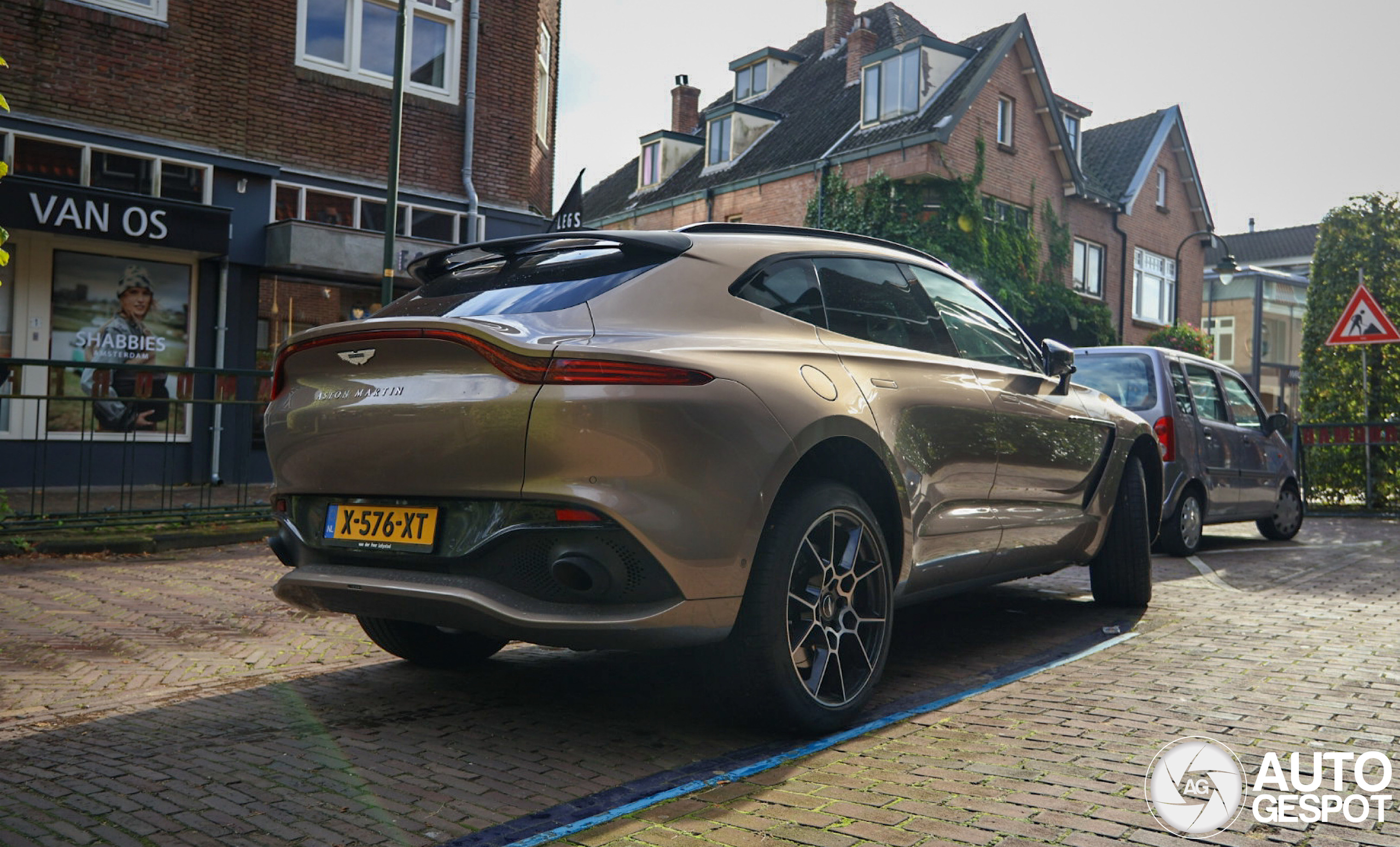 Aston Martin DBX