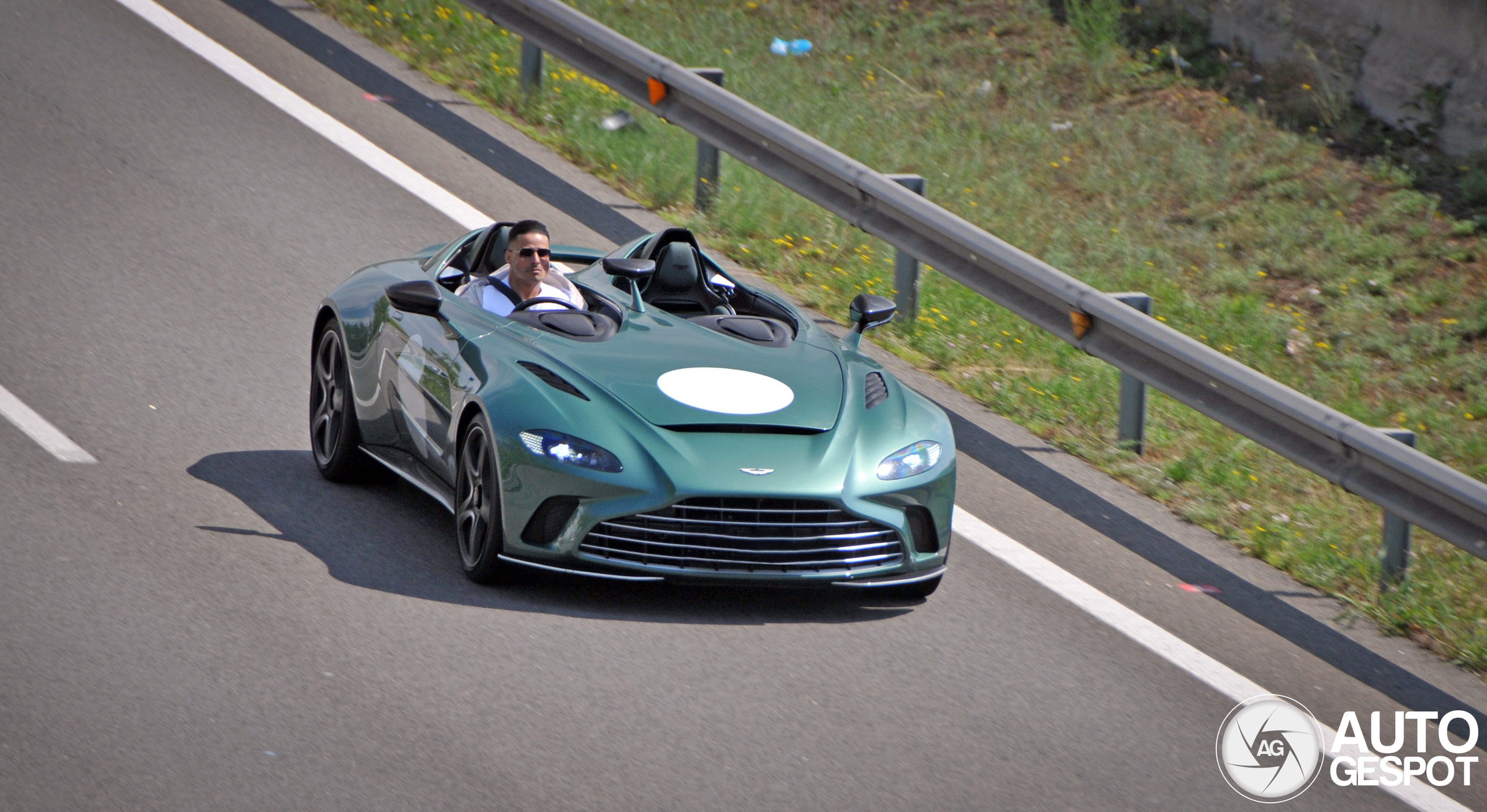 Aston Martin V12 Speedster