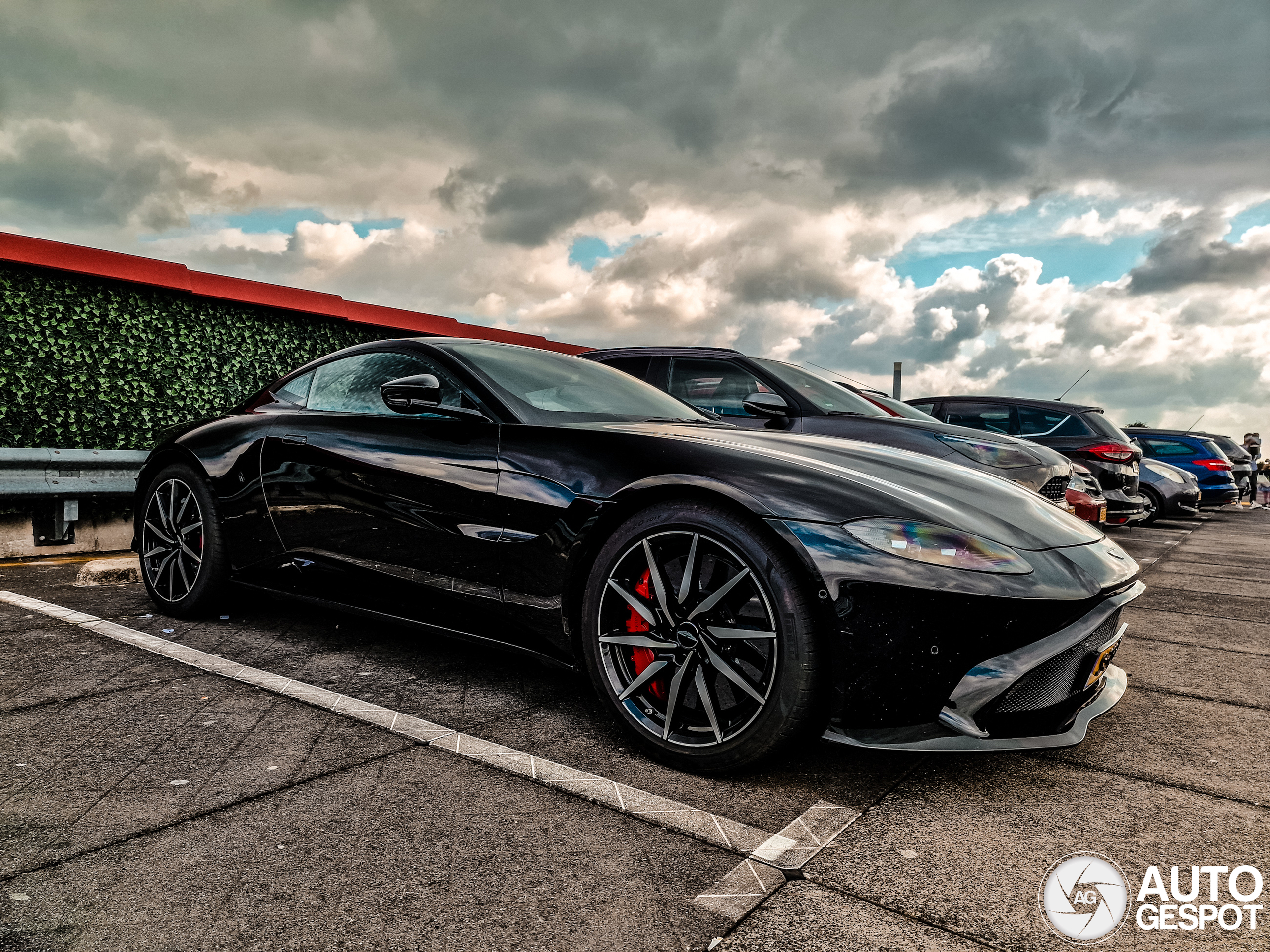 Aston Martin V8 Vantage 2018