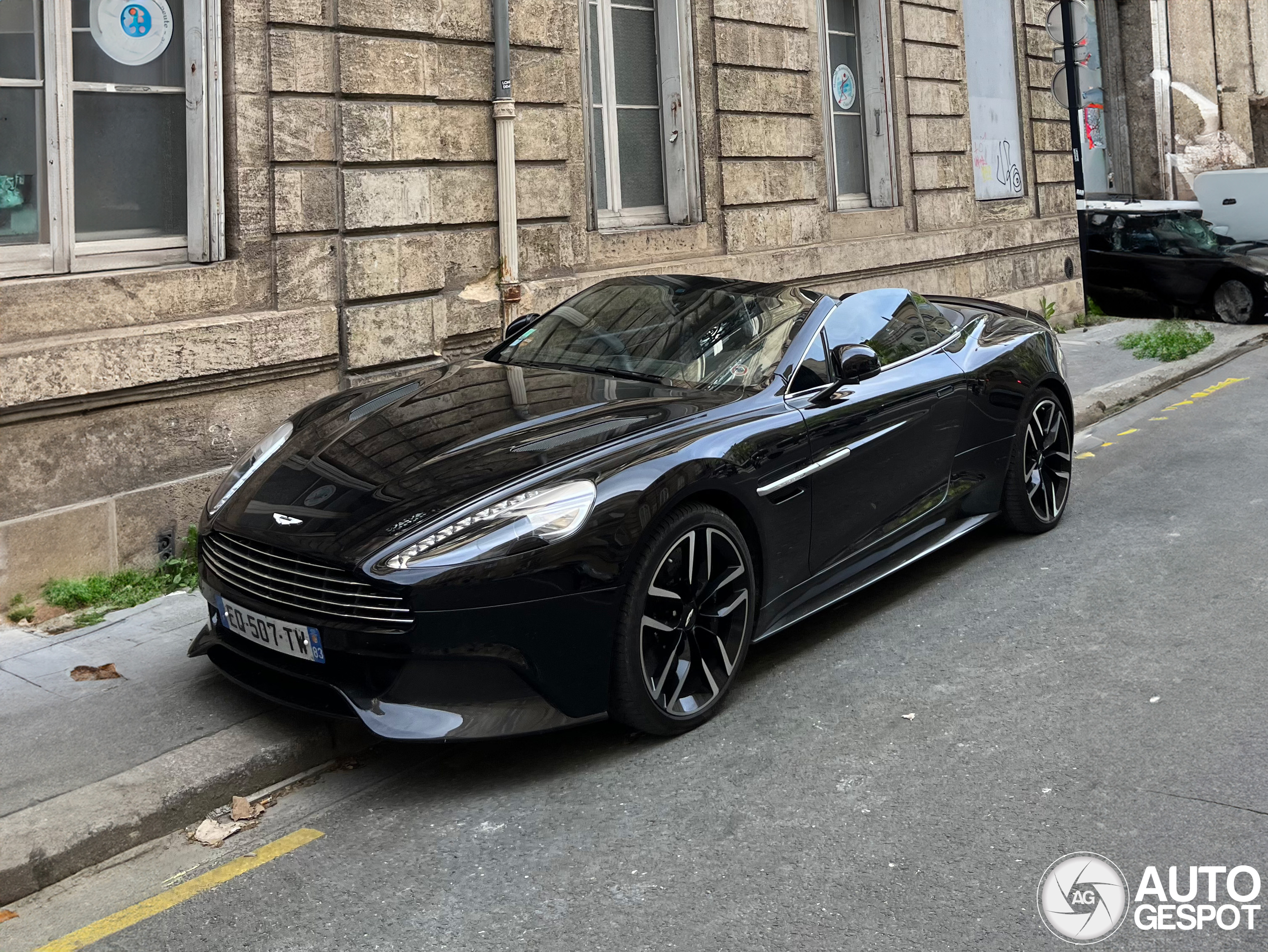 Aston Martin Vanquish Volante