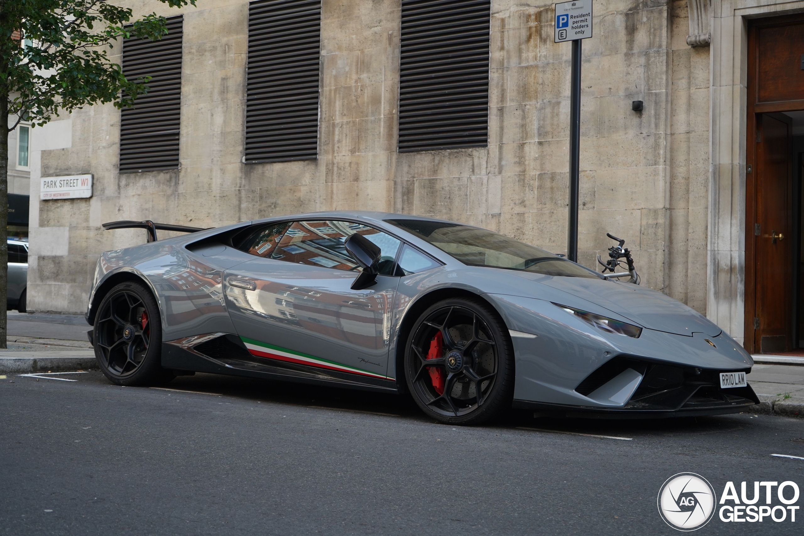 Lamborghini Huracán LP640-4 Performante