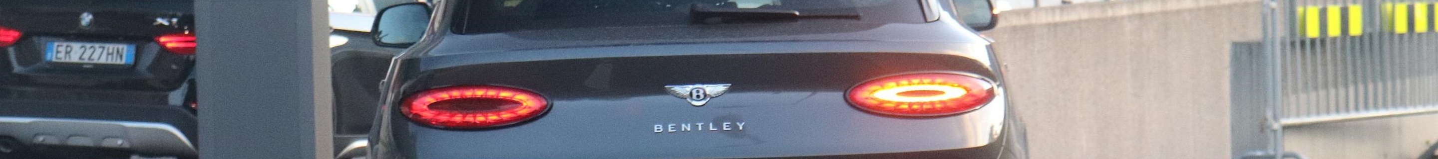 Bentley Bentayga Hybrid 2021 First Edition