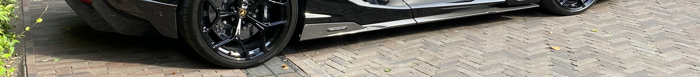 Lamborghini Revuelto