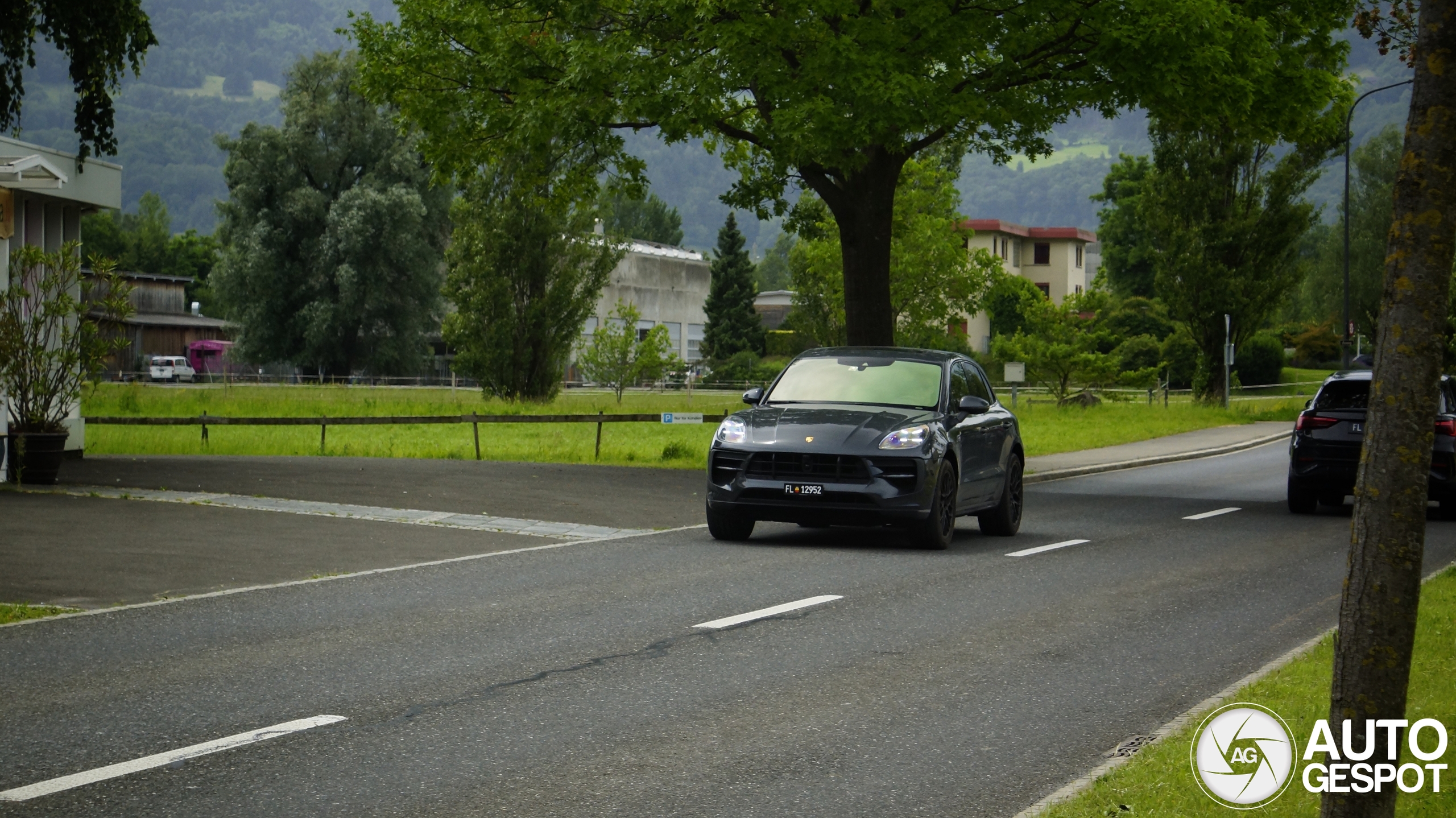 Porsche 95B Macan GTS MkII