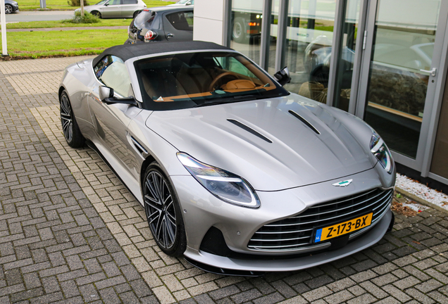 Aston Martin DB12 Volante