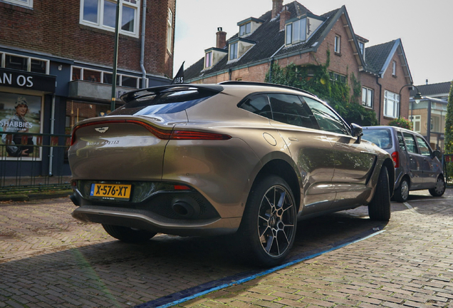 Aston Martin DBX