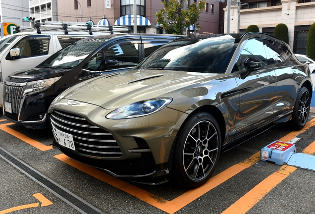 Aston Martin DBX707