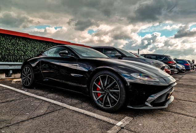 Aston Martin V8 Vantage 2018