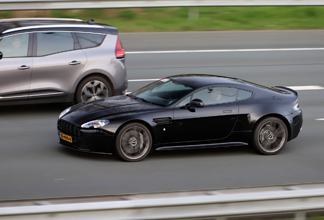 Aston Martin V8 Vantage S