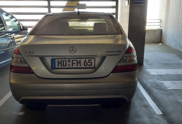 Mercedes-Benz S 65 AMG V221