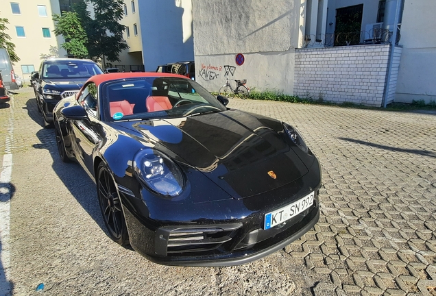 Porsche 992 Carrera 4 GTS Cabriolet