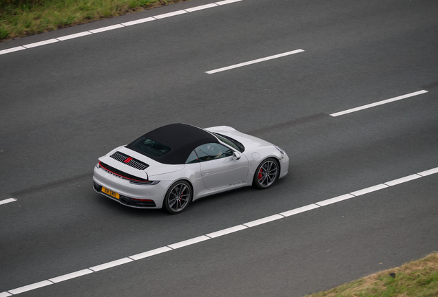 Porsche 992 Carrera 4S Cabriolet