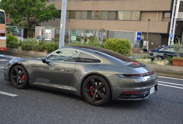 Porsche 992 Carrera 4S