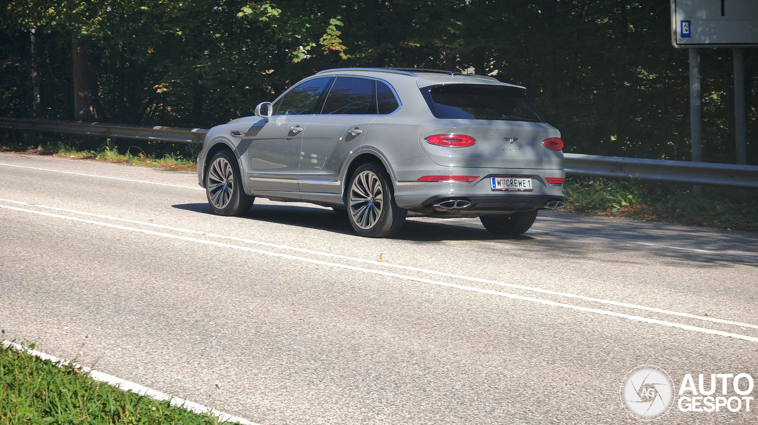 Bentley Bentayga EWB Mulliner