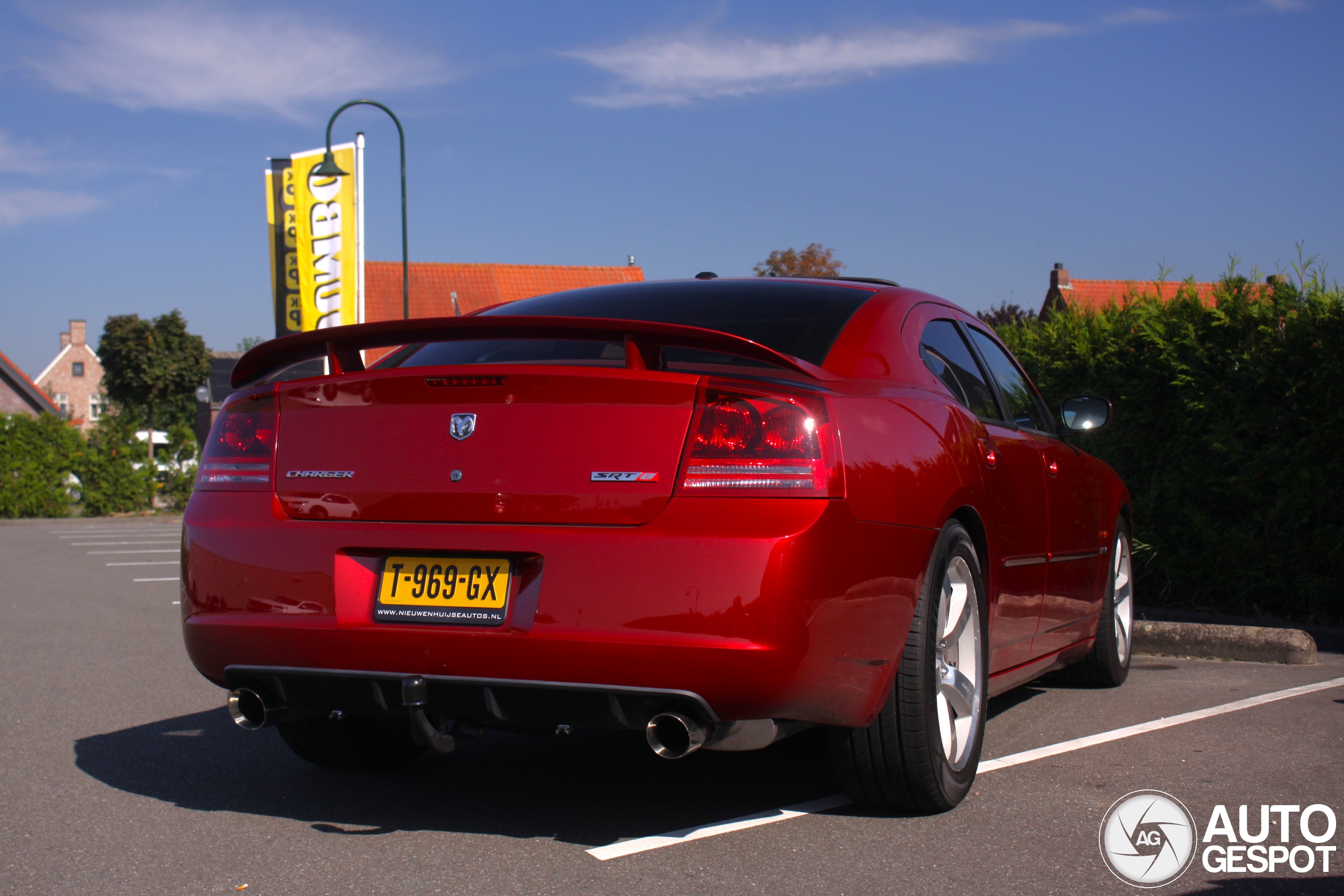 Dodge Charger SRT-8