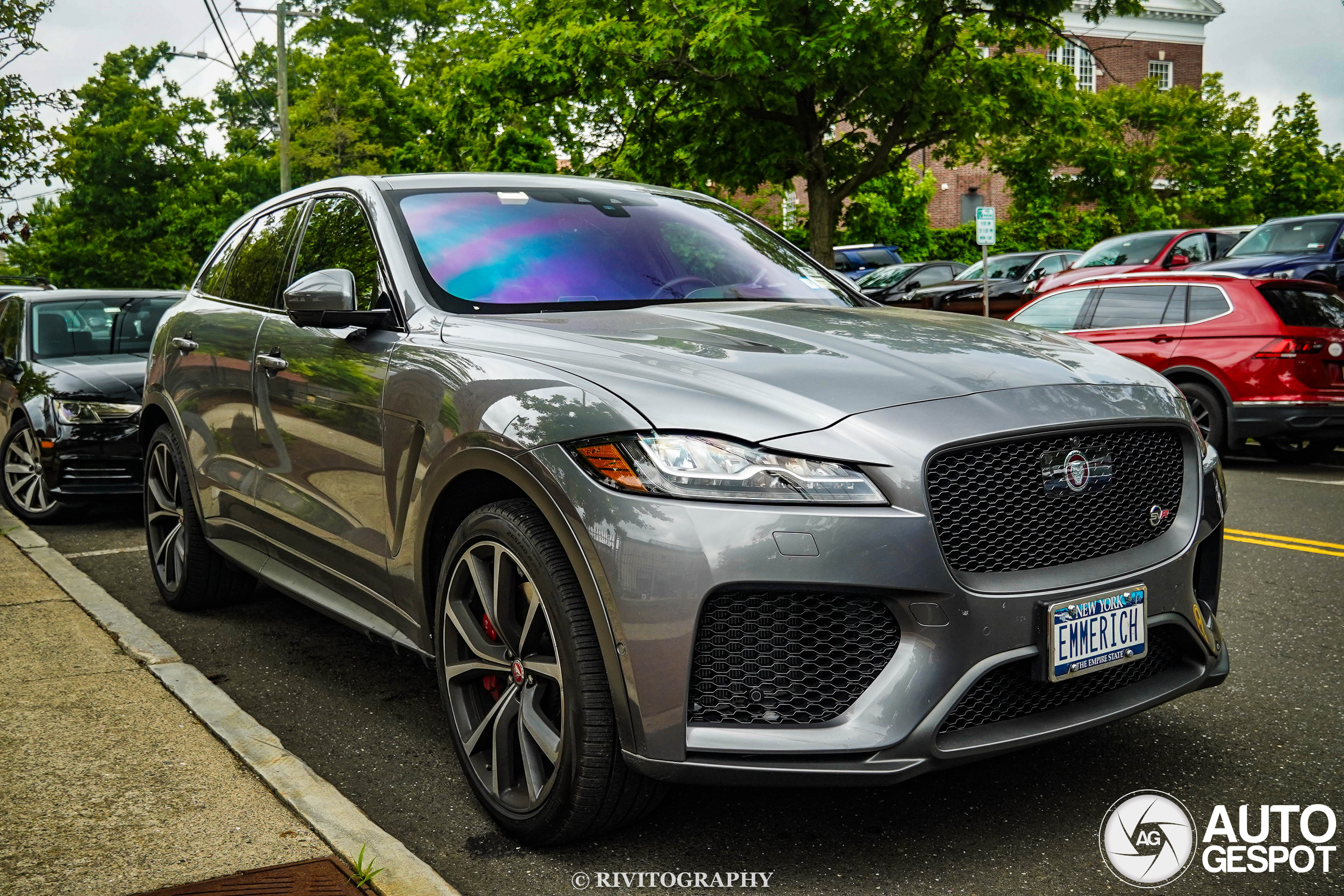 Jaguar F-PACE SVR