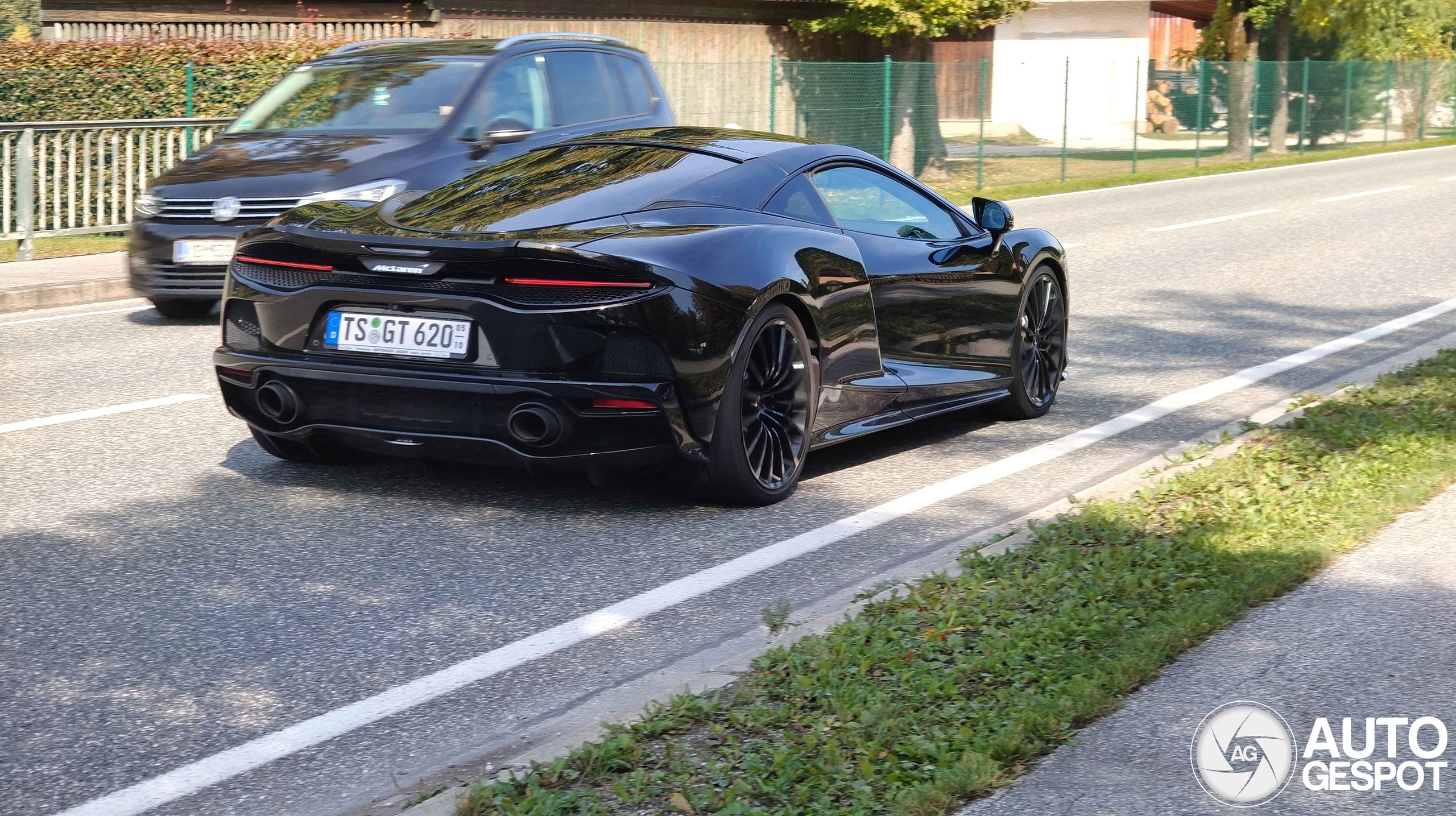 McLaren GT