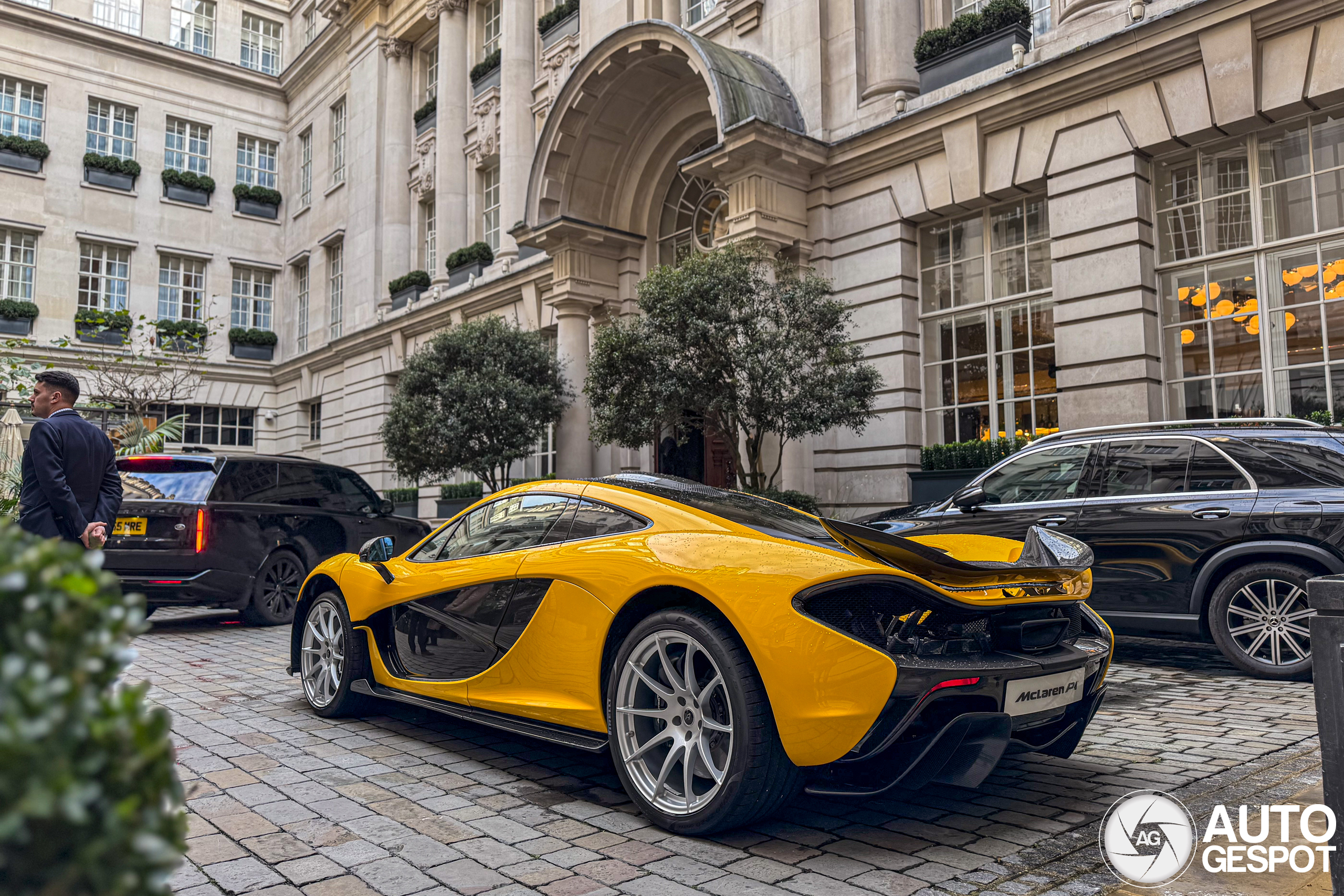 McLaren P1's duiken op in Londen