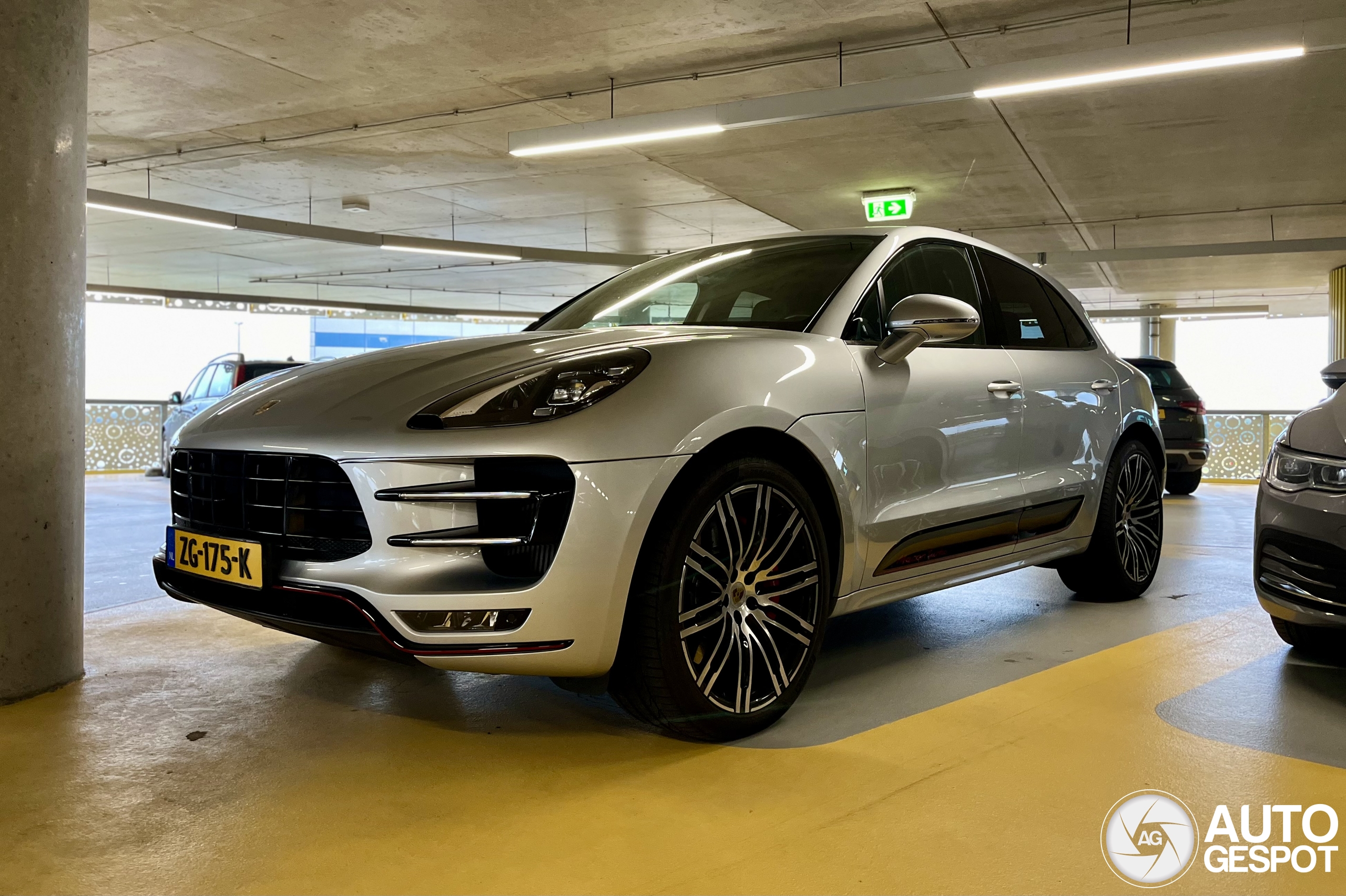 Porsche 95B Macan Turbo Exclusive Performance Edition