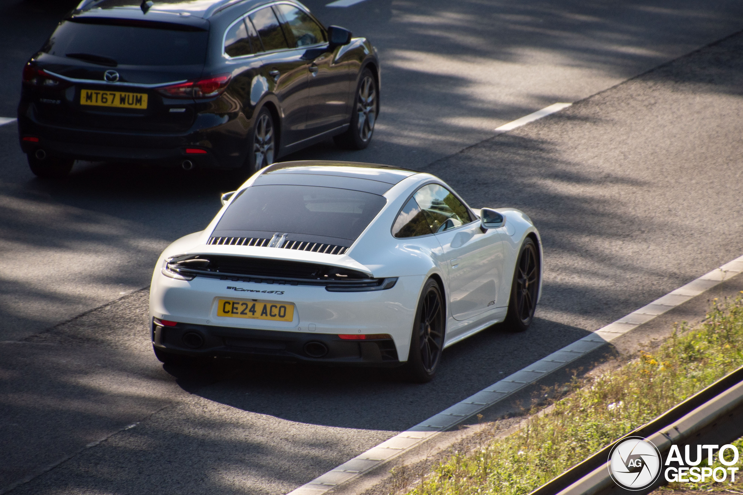 Porsche 992 Carrera 4 GTS