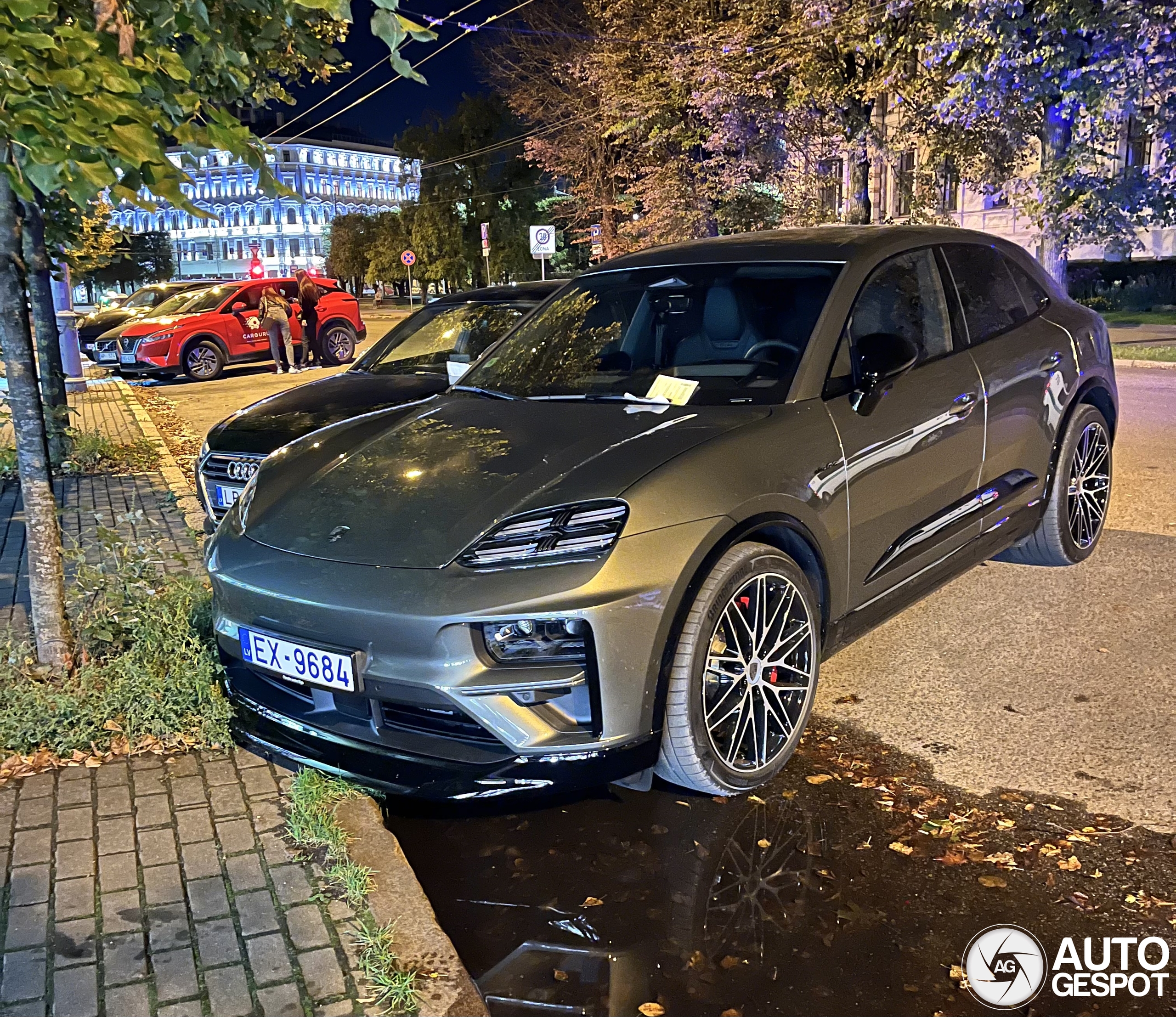 Porsche Macan EV Turbo