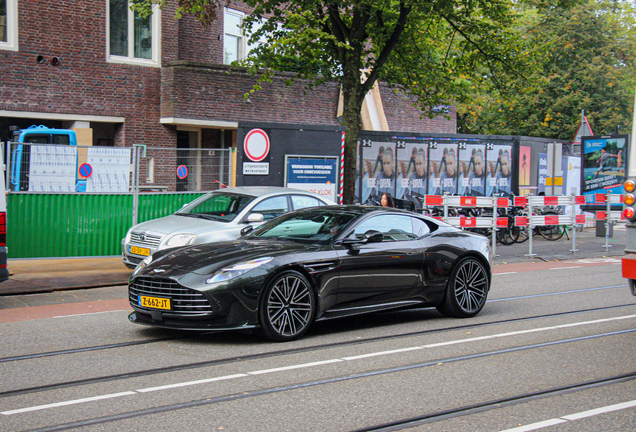 Aston Martin DB12