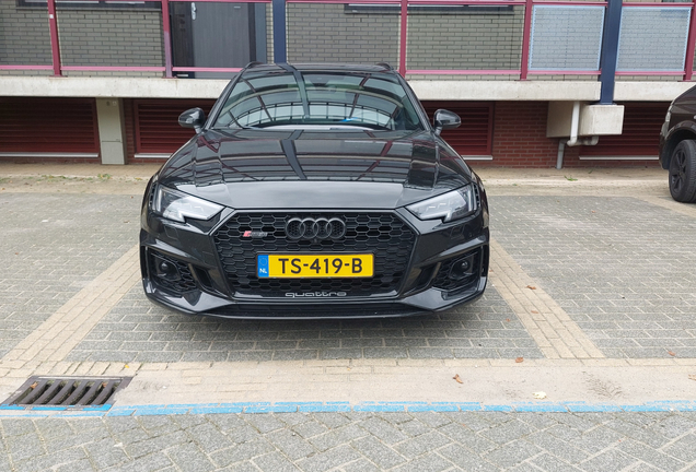 Audi RS4 Avant B9