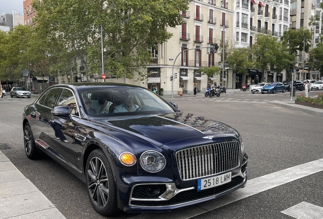 Bentley Flying Spur V8 2021