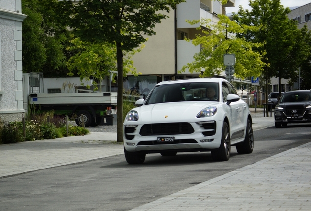 Porsche 95B Macan GTS