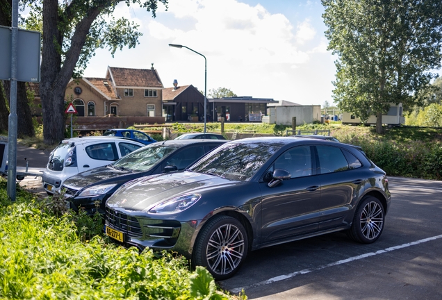 Porsche 95B Macan Turbo