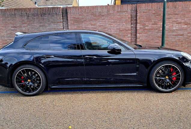 Porsche 971 Panamera GTS Sport Turismo