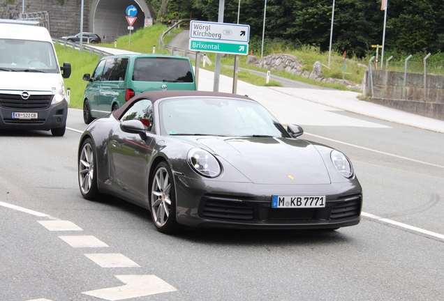 Porsche 992 Carrera 4 GTS Cabriolet