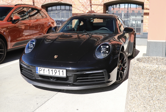 Porsche 992 Carrera 4S