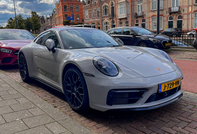 Porsche 992 Carrera 4S