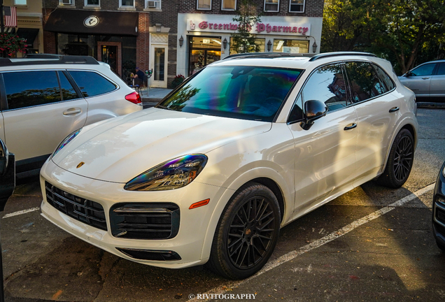 Porsche 9YA Cayenne GTS