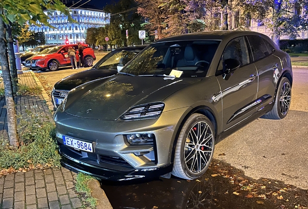 Porsche Macan EV Turbo