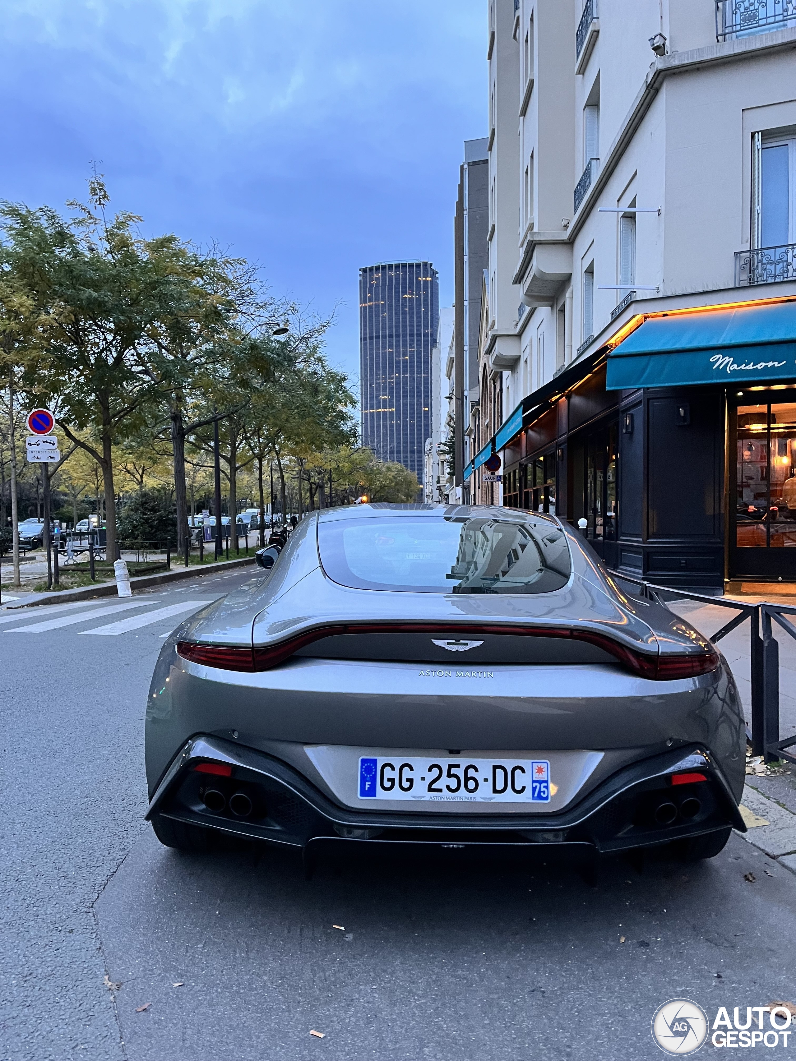 Aston Martin V8 Vantage